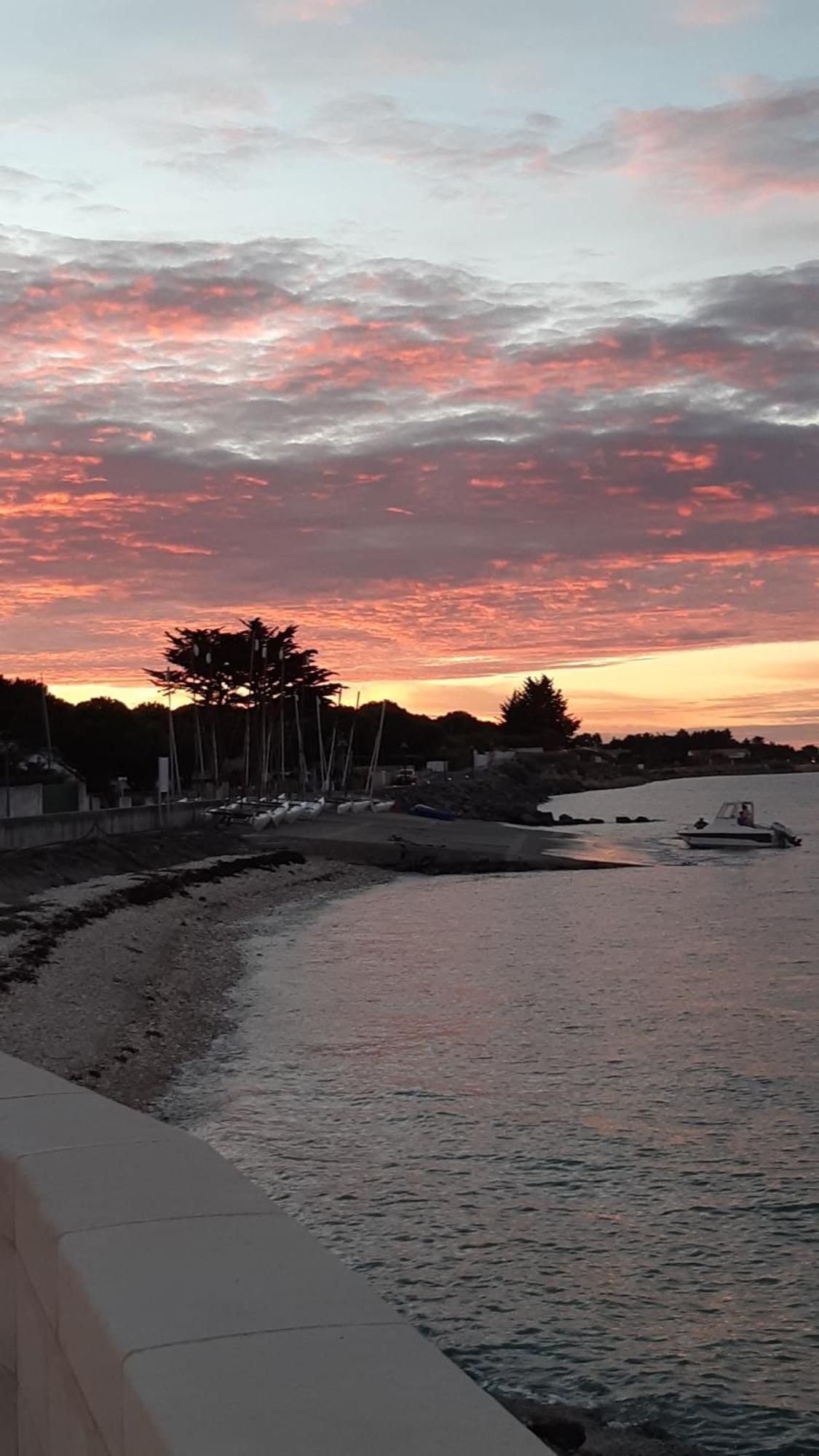 Une Pause A La Flotte En Re Exterior photo